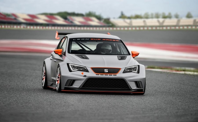 6 circuits mythiques pour accueillir la toute premiere SEAT Leon Eurocup 4 Seat Leon-Cup-Racer07