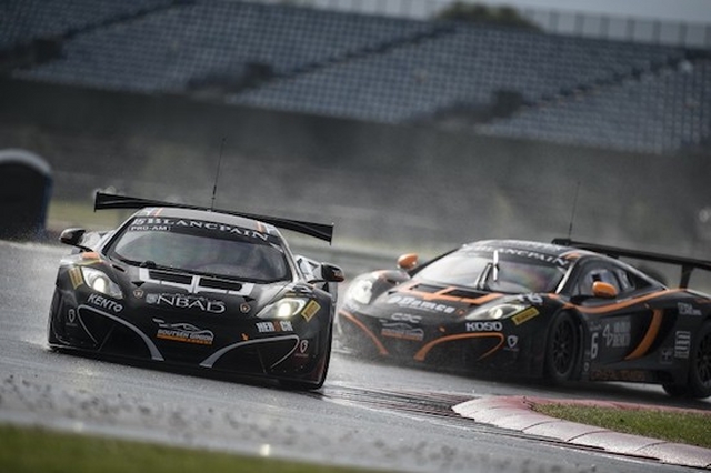 Blancpain endurance series: Silverstone round 2 2 MC14silv2voitpluie