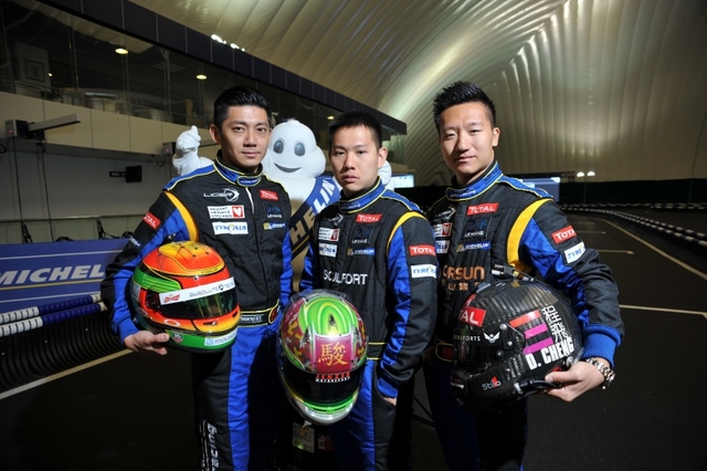 Pilote Ligier JS P2 (2)