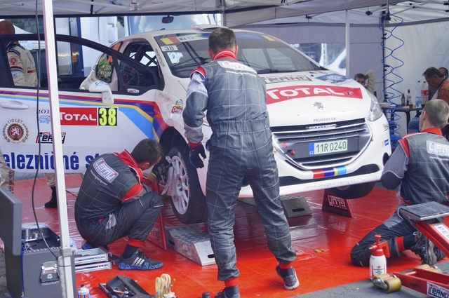 ERC 24 Heures d YPRES Parc assistancePhoto Yves Lefevere (31)