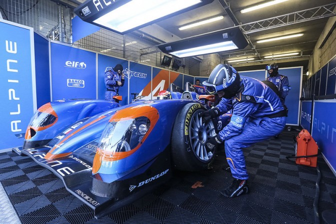 ALPINE DECROCHE LA SEPTIEME PLACE DES 24 HEURES DU MANS ET UN PODIUM EN LM P2 ! 7 Signatech Alpine le Mans 2014 finish 2 e1403163474365