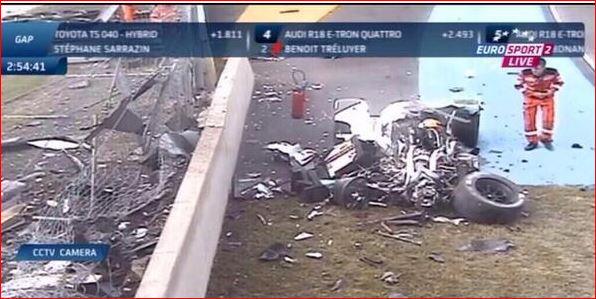 24 Heures DU MANS: L' AUDI N° 1 DETRUITE: LOIC DUVAL EST INDEMNE 2 accident Loic duval
