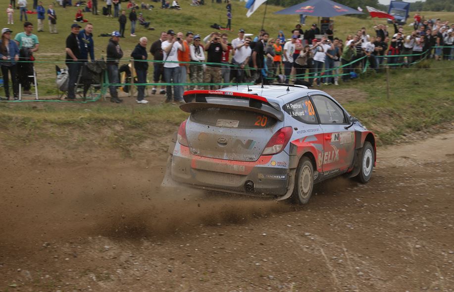 Les trois Hyundai i20 WRC terminent dans les points au Rallye de Pologne 5 Hayden_Paddon_Rally_Poland_Hyundai_i20_WRC_Action_3