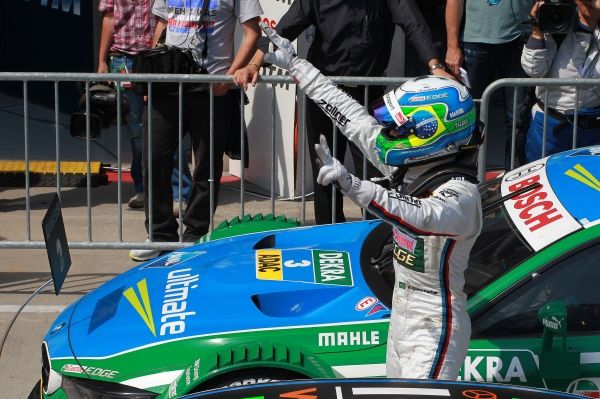 Marco Wittmann remporte le championnat pilotes de la saison DTM 2014 dans sa BMW M4. 3 Augusto Farfus