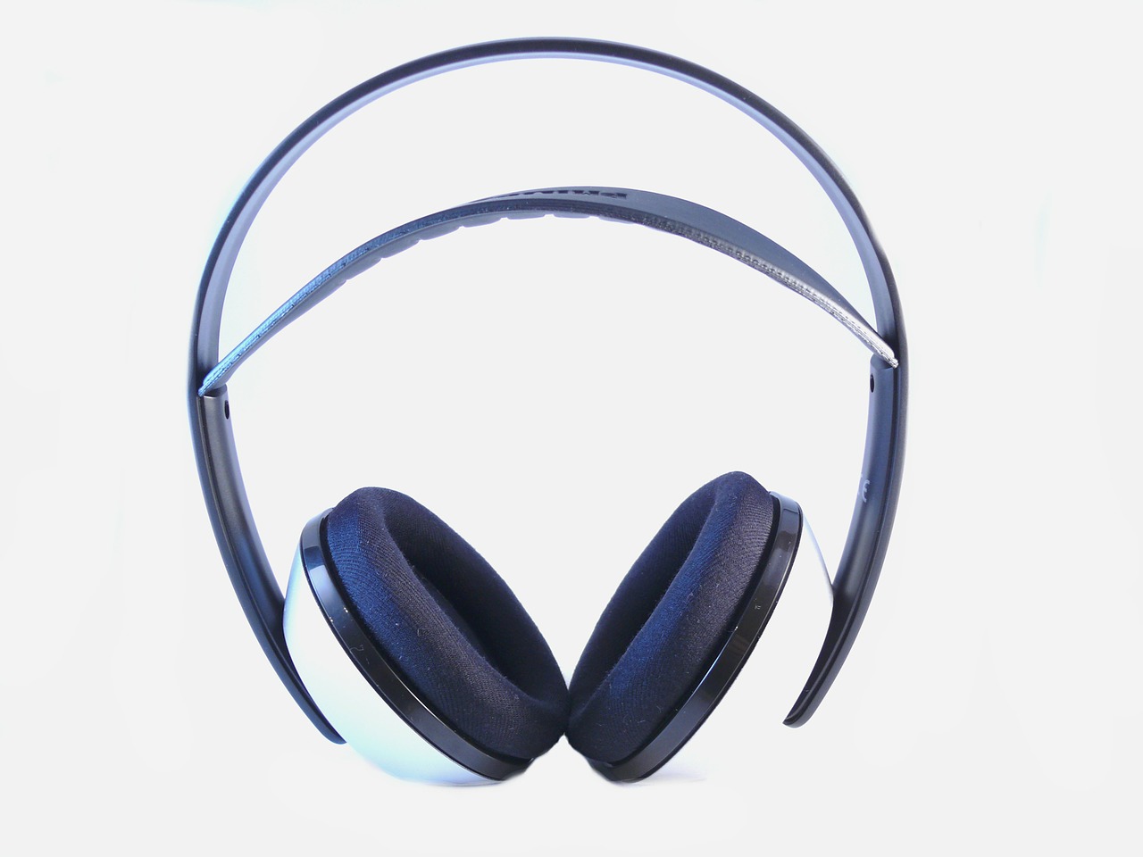 Wireless Headphones are now on Market 3 headphones 15600 1280