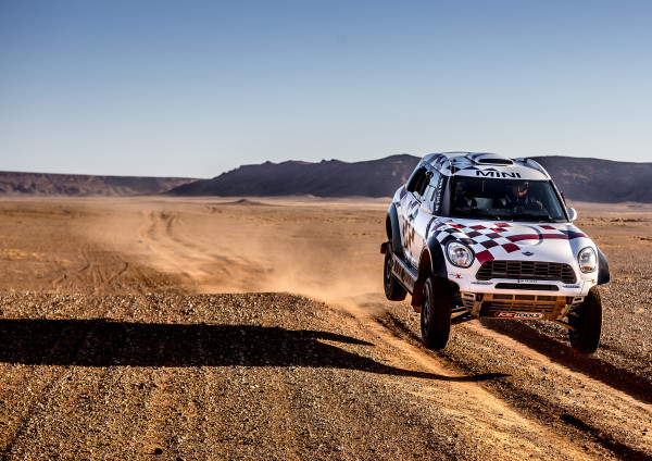 DAKAR 2016: MINI EN FORCE 3 P90204151-highRes