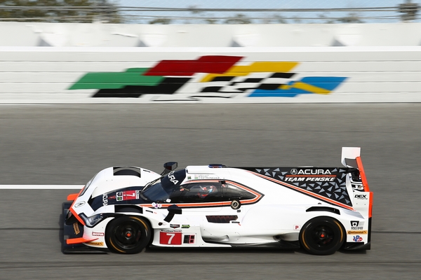 IMSA : 24 h de Daytona versus ORECA 5 IMSA Daytona 2018 chassis Oreca 2