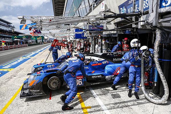 Test roulage le Mans 2018 2 Alpine n° 36 stand