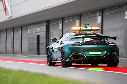 SAFETY CAR :ASTON MARTIN PREND LA POLE POSTION! 3 Aston Martin Safety Car F1