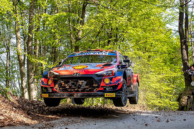 WRC CROATIE: FINISH INCROYABLE POUR UN DOUBLE TOYOTA 4 Thierry-Neuville-_-Martiijn-Wydaeghejpg