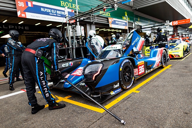 UN PREMIER PODIUM HISTORIQUE POUR ALPINE DANS LA CATEGORIE HYPERCAR 4 Alpine-6-h-Spa-stand-