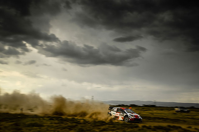SAFARI RALLY DAY 3 THIERRY NEUVILLE TOUJOURS LEADER, SEBASTIEN OGIER 3ème 2 Safari Rally Sébastien-Ogier,-Julien-Ingrassia)
