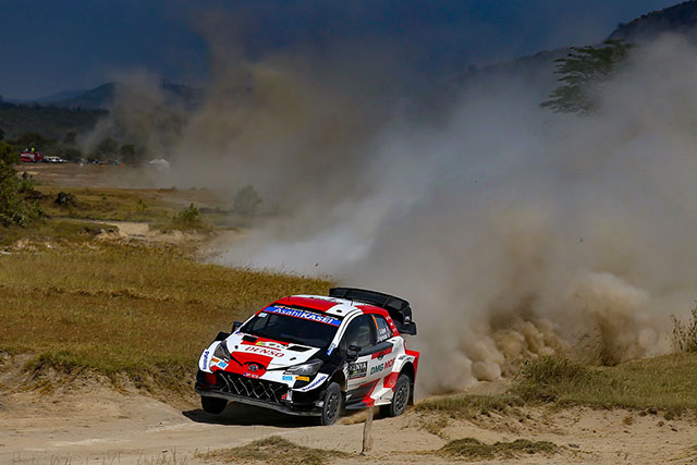 SAFARI RALLY DAY 3 THIERRY NEUVILLE TOUJOURS LEADER, SEBASTIEN OGIER 3ème 4 Voiture-1-(Sébastien-Ogier,-Julien-Ingrassia)