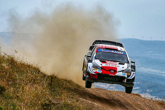 WRC SARDAIGNE JOUR 1: OTT TANACK OCCUPE LA PREMIERE MARCHE DU PODIUM 2 WRC Sardaigne (Sébastien-Ogier,-Julien-Ingrassia)