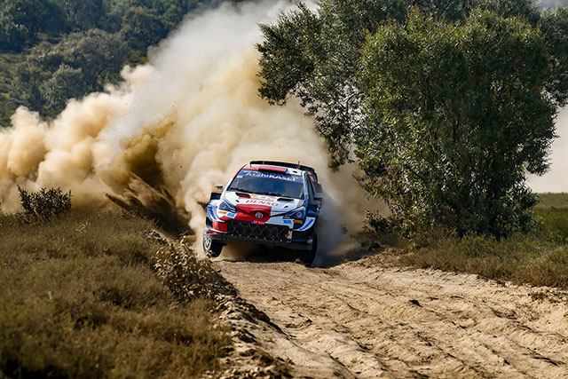NEUVILLE VIRE EN TETE AU SAFARI RALLY AU SOIR DE LA DEUXIEME JOURNEE 4 Voiture-33-(Elfyn-Evans,-Scott-Martin)jpg