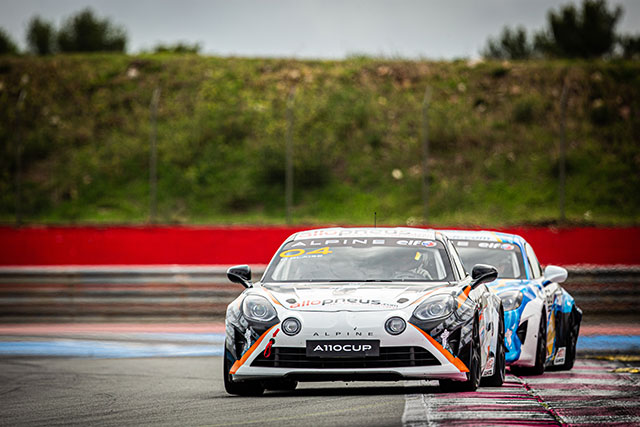 ALPINE ELF EUROPA CUP LA COURSE AU TITRE RELANCEE AU CASTELLET 5 Alpine-Elf-Europa-Cup-duel