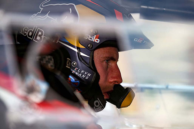 WRC RALLYE D'ESPAGNE THIERRY NEUVILLE CREUSE L'ECART SUR LES DEUX TOYOTA 2 Voiture-33-(Elfyn-Evans,-Scott-Martin)
