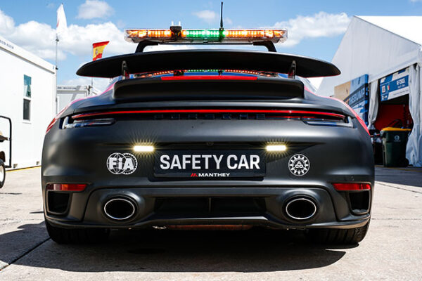 DEUX PORSCHE 911 TURBO S VOITURES DE SECURITE EN WEC 3 911-Turbo-S-