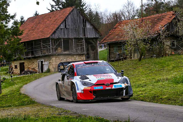VICTOIRE EPIQUE POUR KALLE ROVENPERA (TOYOTA) AU RALLYE DE CROATIE 4 Voiture-4-(Esapekka-Lappi,-Janne-Ferm)
