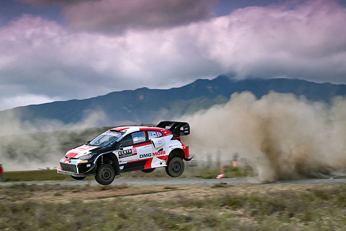 Voiture-1-(Sébastien-Ogier,-Benjamin-Veillas