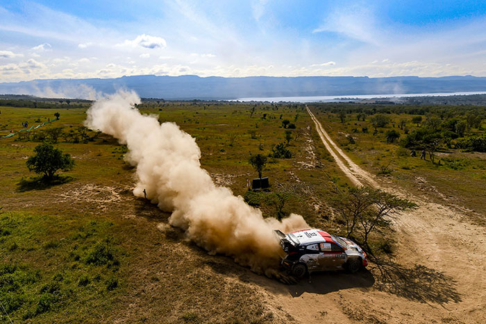 Voiture-33-(Elfyn-Evans,-Scott-Martin)