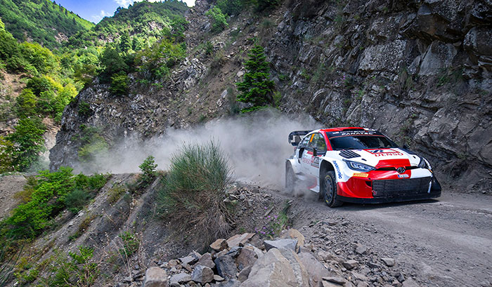 Takamoto-Katsuta-Aaron-Johnston-(Toyota-GR-YARIS-Rally1-HYBRID)