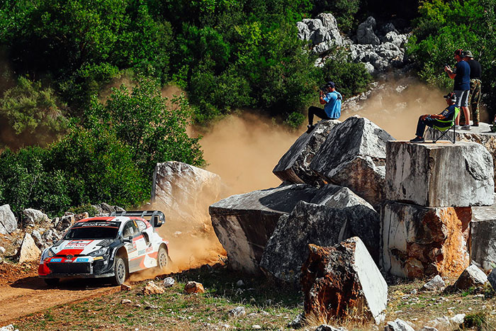 ACROPLOLIS RALLY JOUR 2 :LOEB EN TETE DEVANT LOUBET 2 Acropolis Rally Voiture-4-(Esapekka-Lappi,-Janne-Ferm