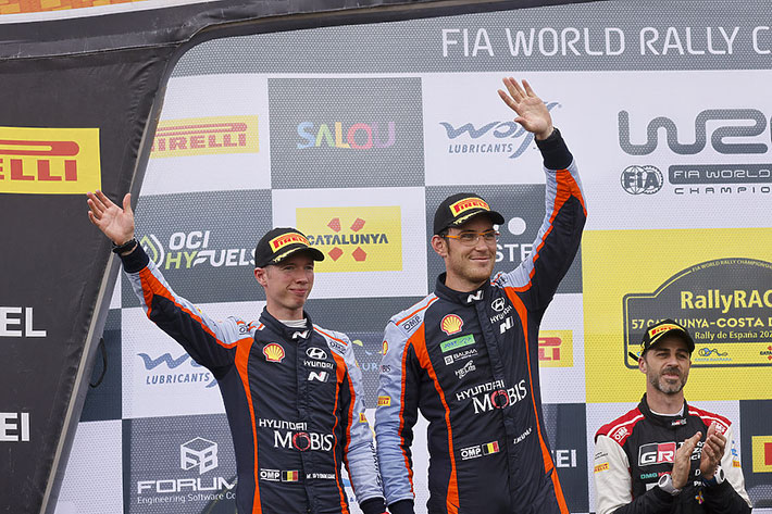 WRC ESPAGNE NOUVELLE COURONNE MONDIALE POUR TOYOTA ET VICTOIRE DE SEBASTIEN OGIER 3 Thierry-neuville