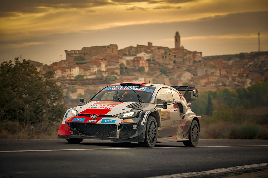 OGIER (TOYOTA) VIRE EN TETE DE LA PREMIERE JOURNEE EN ESPAGNE 5 Voiture-1-(Sébastien-Ogier,-Benjamin-Veillas)