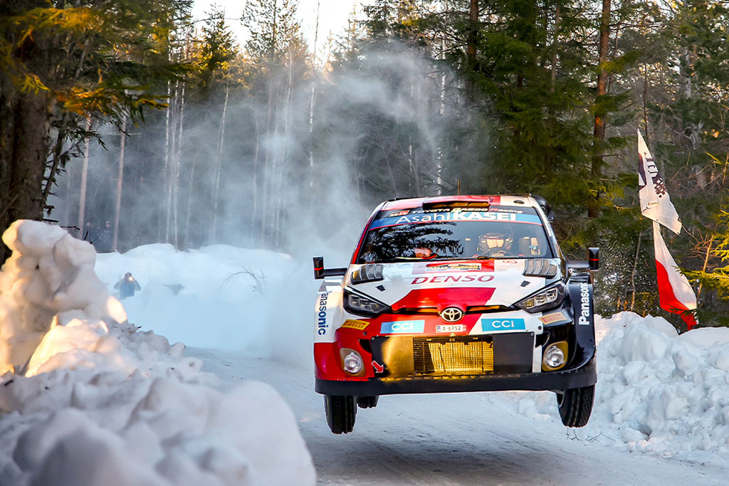 Voiture-33-(Elfyn-Evans,-Scott-Martin)