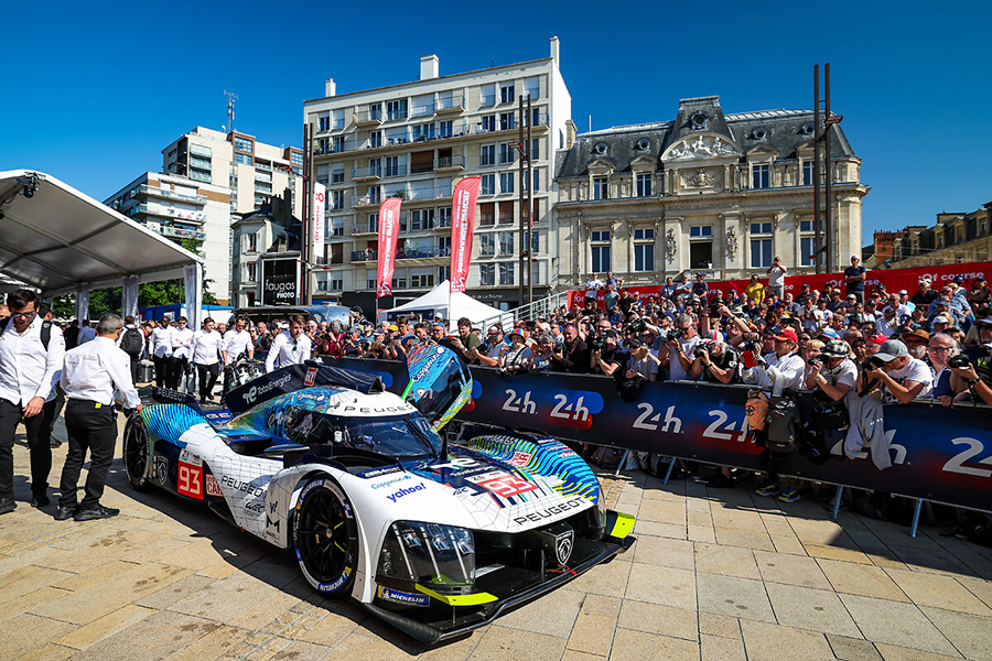 Peugeot le pesage(cov)