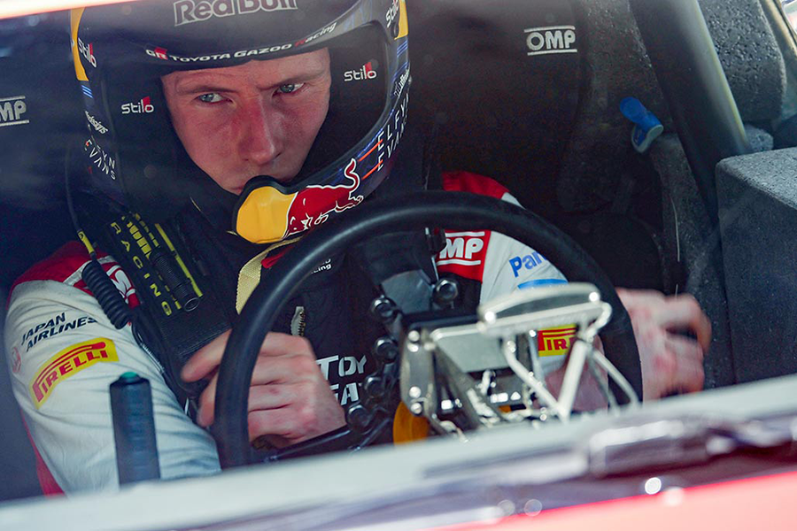 Elfyn Evans toujours leader du rallye de Finlande