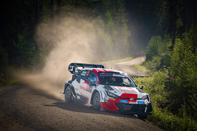 EVANS REMPORTE LE RALLYE DE FINLANDE ET SE RELANCE DANS LA COURSE AU TITRE 4 Voiture 18 (Takamoto Katsuta, Aaron Johnston)