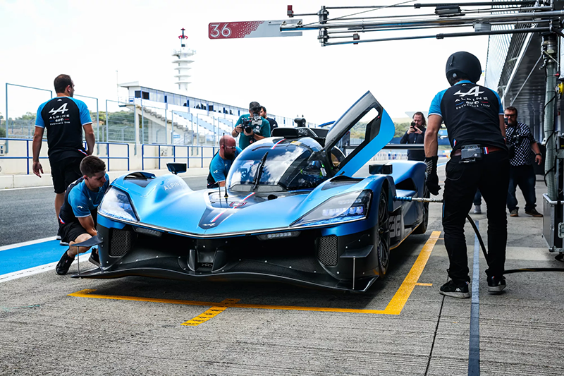 L'ALPINE A424 DES TESTS D'ENDURANCE SOUS UNE METEO CAPRICIEUSE 5 Alpine A 424 stand