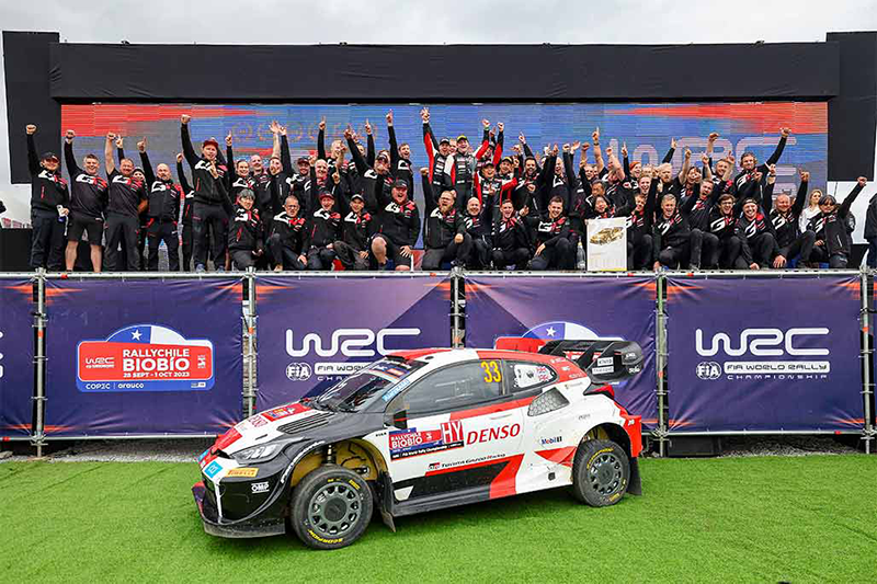 OTT TANACK (FORD M-SPORT) REMPORTE LE RALLYE DU CHILI 2023 4 Cérémonie de remise du titre des fabricants