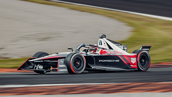 FORMULE E: QUATRE PORSCHE 99X ELECTRIC POUR QUATRE CHANCES DE GAGNER 1 Porsche 99 X Electric Pascal Verhlein