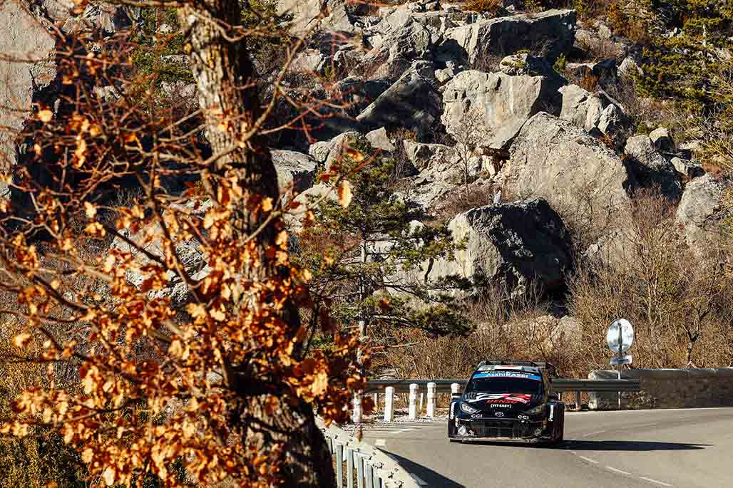 WRC MONTE-CARLO 2024 THIERRY NEUVILLE NOUVEAU LEADER SEBASTIEN OGIER A 3,3 SECONDES 3 Voiture 18 (Takamoto Katsuta, Aaron Johnston)
