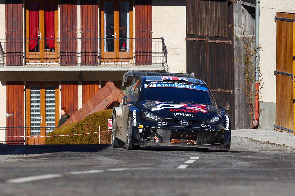 WRC MONTE-CARLO 2024 THIERRY NEUVILLE NOUVEAU LEADER SEBASTIEN OGIER A 3,3 SECONDES 2 Voiture 33 (Elfyn Evans, Scott Martin)