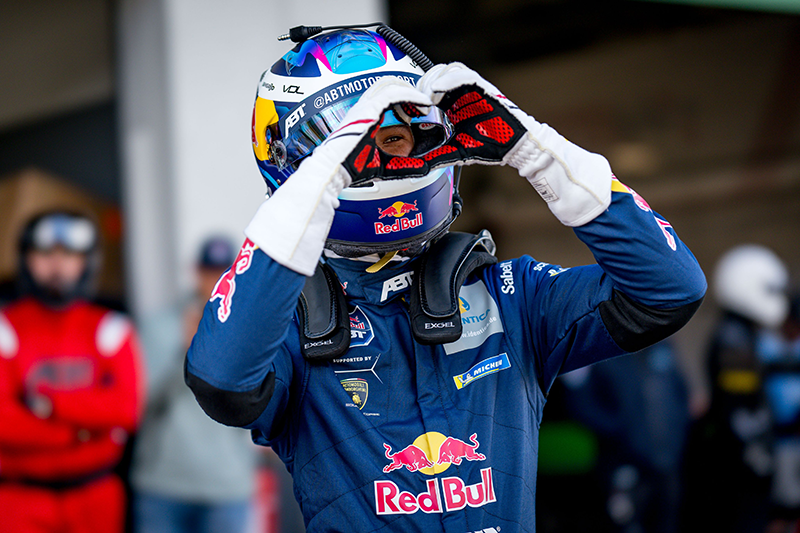Brouillard sur le Nürburgring: Le Red Bull Team ABT se contente de la 5ème place 3 24 heures Nürburgring (2)