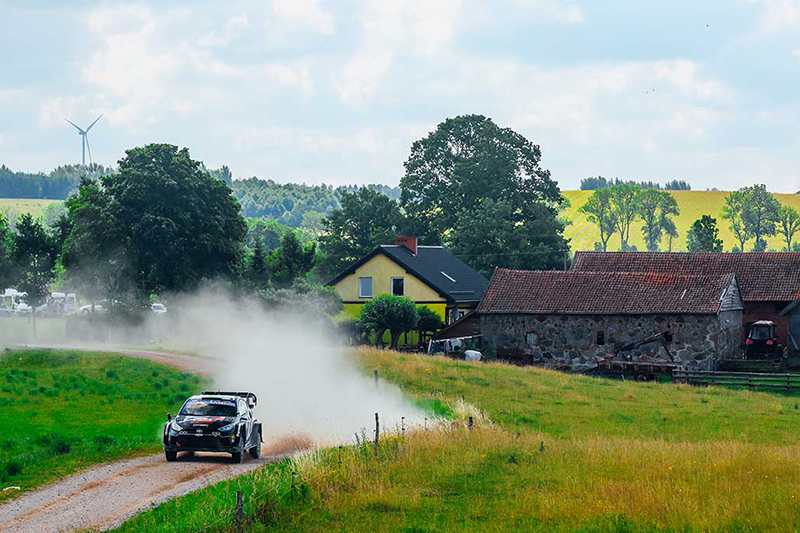 Voiture 33 (Elfyn Evans, Scott Martin)