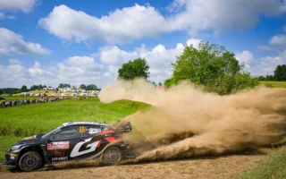 WRC: Le chat et la souris : Rovanperä et Evans se poursuivent en Pologne