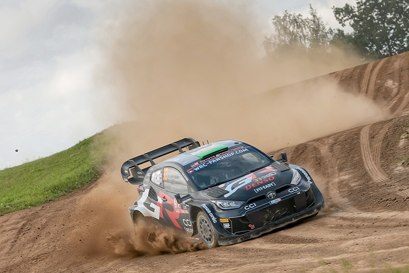 Voiture 33 (Elfyn Evans, Scott Martin)
