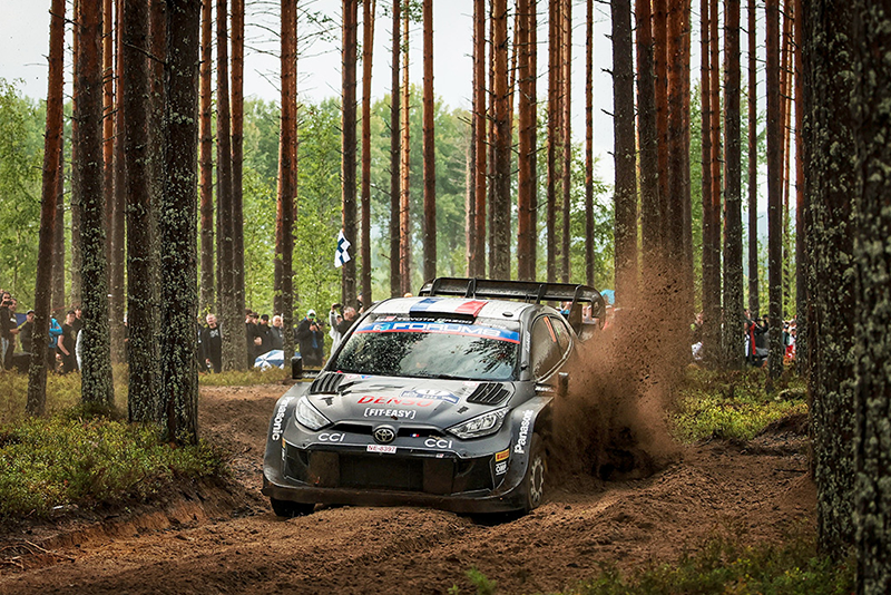 WRC Finlande Kalle Rovanperä aux commandes Tänack out. 4 Voiture 17 (Sébastien Ogier, Vincent Landais)