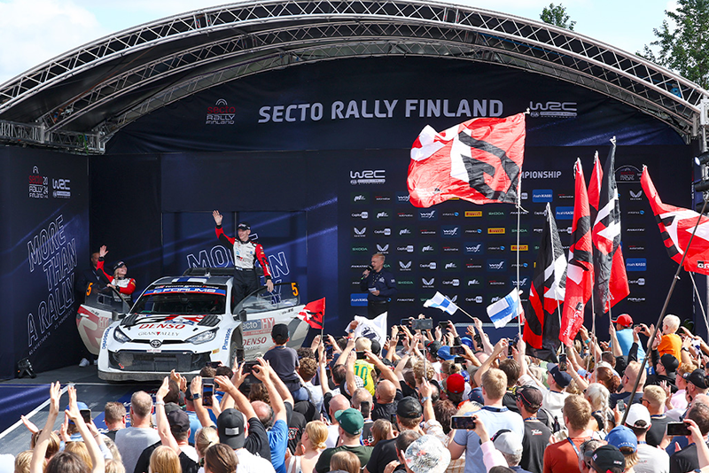 Dernier tour de piste : Ogier décroche la victoire en Finlande, Neuville termine deuxième. 5 Voiture 5 (Sami Pajari, Enni Mälkönen)