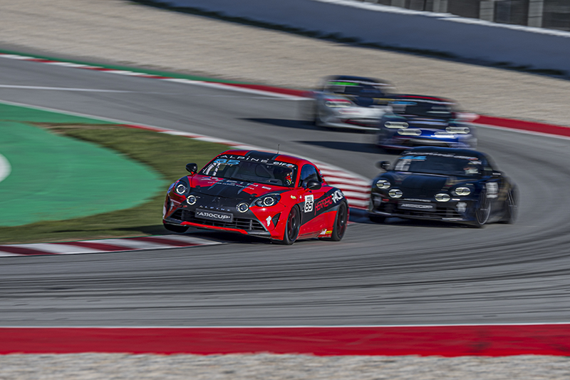 L'Alpine Elf Cup Series : Barcelone : Roussanne signe le doublé parfait 2 Bossyt Thibhault Herrero Racing