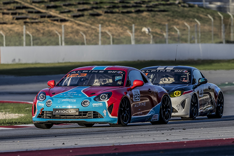 L'Alpine Elf Cup Series : Barcelone : Roussanne signe le doublé parfait 5 De Brabant Frédéric Chazel Technologies