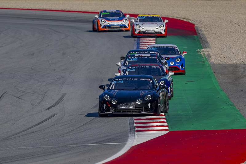 L'Alpine Elf Cup Series : Barcelone : Roussanne signe le doublé parfait 3 Gadois Alexandre Autosport GP
