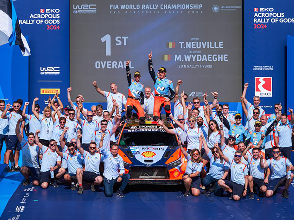 Neuville, un pas de plus vers le titre ! Ogier sauve les meubles 1 Thierry Neuville vainqueur
