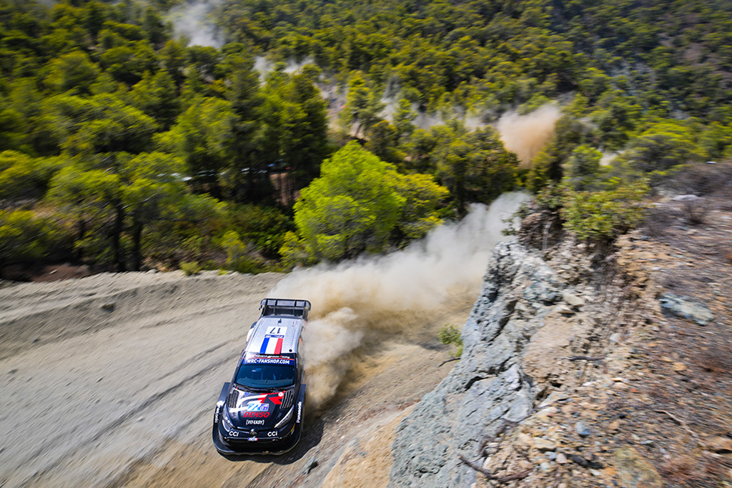 Rallye de l'Acropole Neuville prend le lead Ogier troisième 2 Voiture 17 (Sébastien Ogier, Vincent Landais)