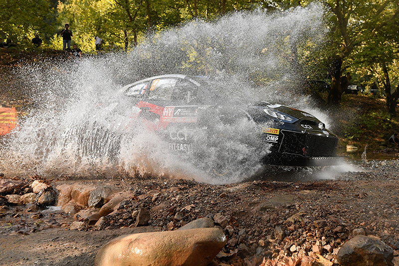 Neuville, un pas de plus vers le titre ! Ogier sauve les meubles 1 Voiture 17 (Sébastien Ogier, Vincent Landais)